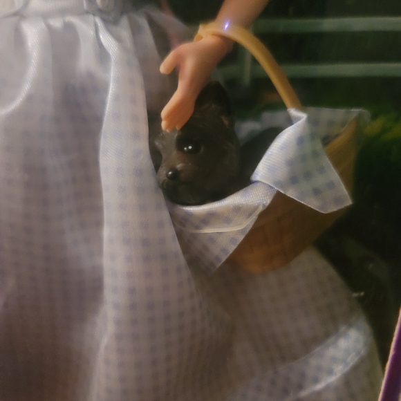 Dorothy Barbie 👠 ✨️ Pink label 🩷 collectors doll - Picture 9 of 10